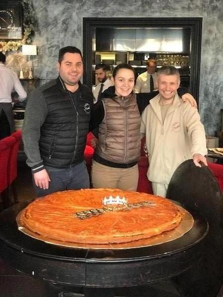 Galette des rois géante à la Terrasse du 7ème par la Boulangerie Bretteau