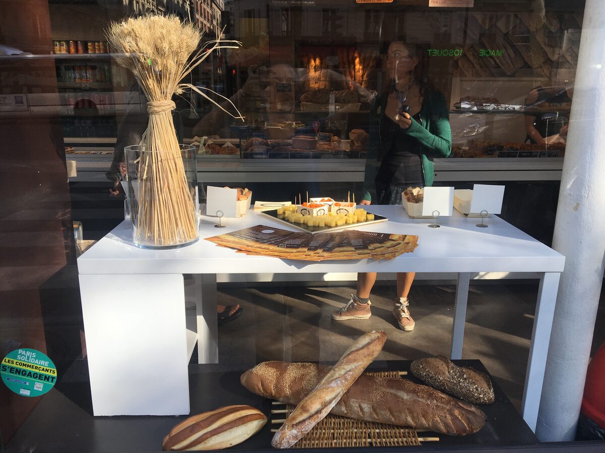 Devanture de la Boulangerie Bretteau, avenue de la Motte-Picquet